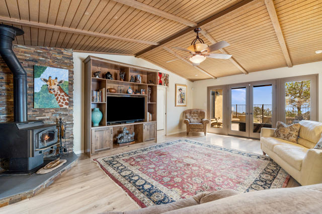 70770 S View Drive, Mountain Center CA: https://media.crmls.org/mediaz/f80734e5-4d1c-49d6-ba67-a4a7467d0000.jpg