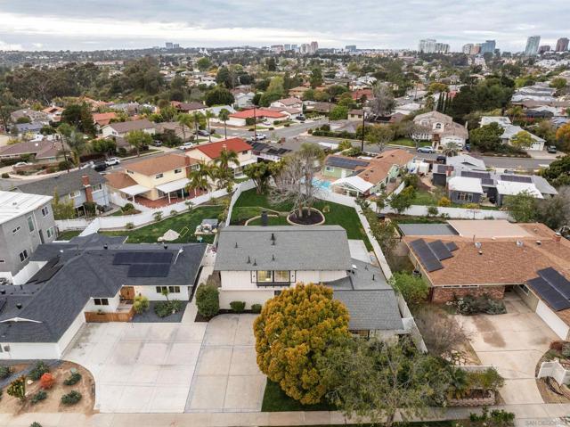 3624 Governor Dr, San Diego CA: https://media.crmls.org/mediaz/f807bbdd-db7b-4aa4-9144-bffa4c69a381.jpg