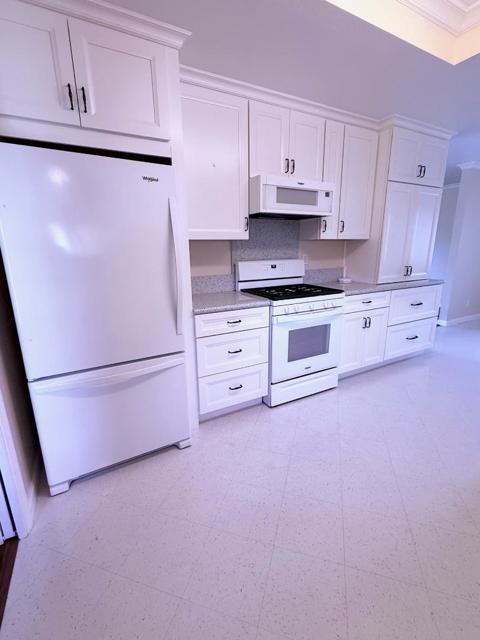 820 Neil Drive, Hollister CA: https://media.crmls.org/mediaz/f80821aa-c34e-42e5-8f21-01343b86b26e.jpg