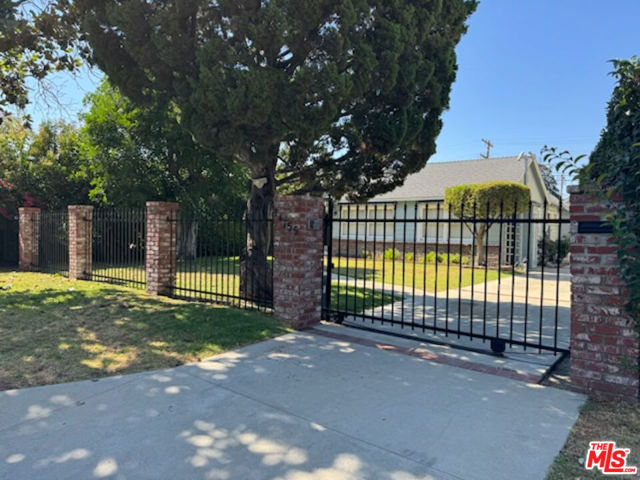 14755 Huston Street, Sherman Oaks CA: https://media.crmls.org/mediaz/f808b2c5-9c0e-42e0-9967-8020a005c3e8.jpg