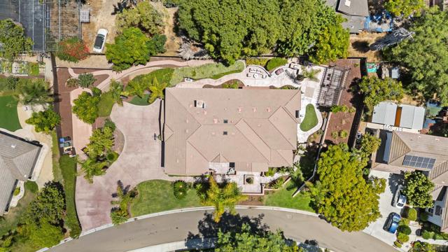 101 Lion Circle, Chula Vista CA: https://media.crmls.org/mediaz/f808e54a-4abb-40f2-93e0-6a0e7ea0535d.jpg
