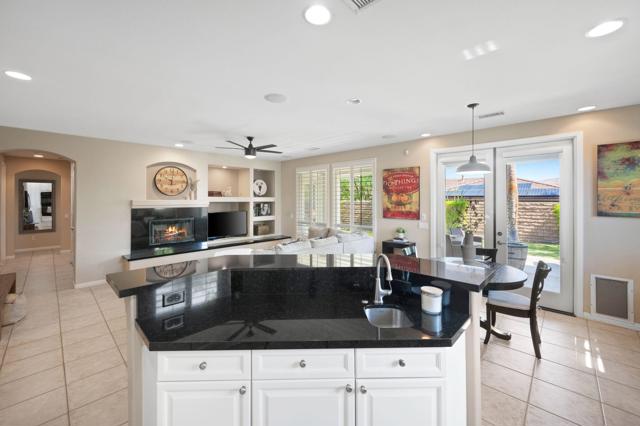 171 Via Martelli, Rancho Mirage CA: https://media.crmls.org/mediaz/f809563b-03d3-4563-9228-c7cfdcb24878.jpg