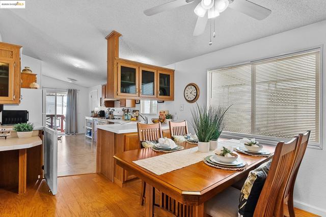 114 Zartop St, Oakley CA: https://media.crmls.org/mediaz/f8097b8c-e28c-41ab-8bd1-3d081a25649c.jpg