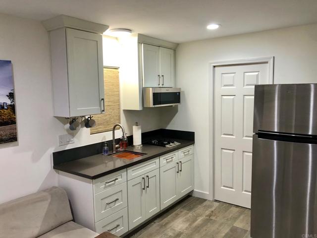 1009 Cleveland Street, Oceanside CA: https://media.crmls.org/mediaz/f809c279-ebd7-4f8c-9499-1e1ca964e7f6.jpg