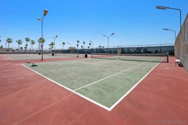 1855 Diamond St, San Diego CA: https://media.crmls.org/mediaz/f80a8426-8e91-4f00-be29-59dabb8c5ab5.jpg