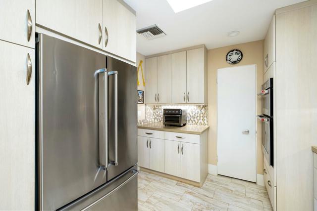 1 Briarcliff Court, Rancho Mirage CA: https://media.crmls.org/mediaz/f80a8e6c-50b1-4253-b715-69c6befc8562.jpg