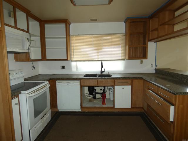 9428 Eucalyptus Street, Spring Valley CA: https://media.crmls.org/mediaz/f80ab60d-b71c-4e0a-9e8f-b286c78d6e5c.jpg