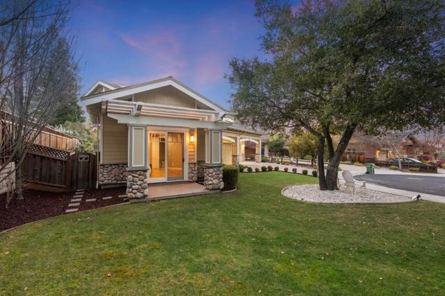 117 PANORAMA Way, Los Gatos CA: https://media.crmls.org/mediaz/f80ad76a-8ba4-4c57-bc03-93ab42db0ab8.jpg