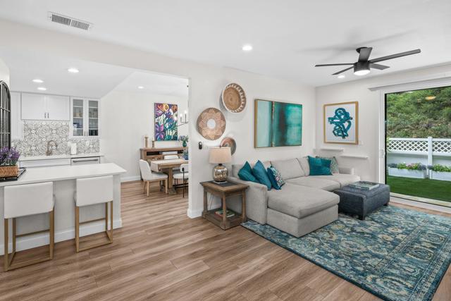 3458 Voyager Cir, San Diego CA: https://media.crmls.org/mediaz/f80b81a4-e9dd-437e-bc44-257ee1a34790.jpg