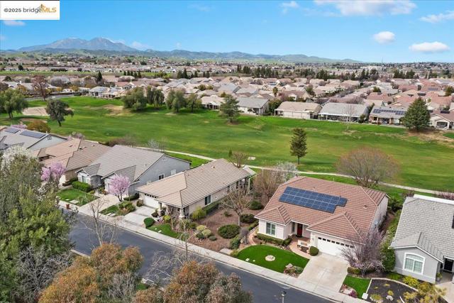 625 Pomona Dr, Brentwood CA: https://media.crmls.org/mediaz/f80b9a75-49fd-45af-b36a-ac1c9113e87b.jpg