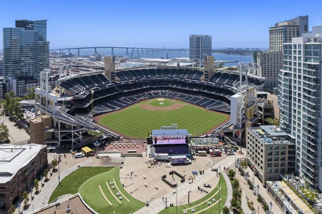 206 Park Blvd, San Diego CA: https://media.crmls.org/mediaz/f80c740f-64d4-45d2-8575-77798e0e3409.jpg