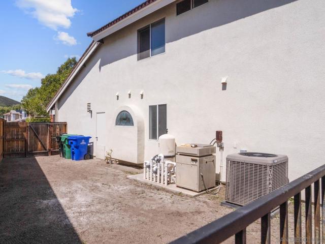13810 Riverhead Ct, San Diego CA: https://media.crmls.org/mediaz/f80d068b-907a-49cf-8bbf-8ea0dd00a6c2.jpg