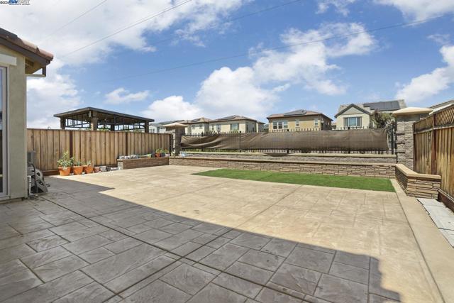 1205 S Ross Ct, Mountain House CA: https://media.crmls.org/mediaz/f80d7b66-b23f-44ee-9c33-8a5b0c021017.jpg