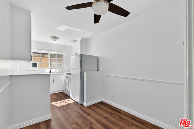 4777 San Vicente Boulevard, Los Angeles CA: https://media.crmls.org/mediaz/f80d84d4-173a-423d-92ca-9b5206d3cf85.jpg