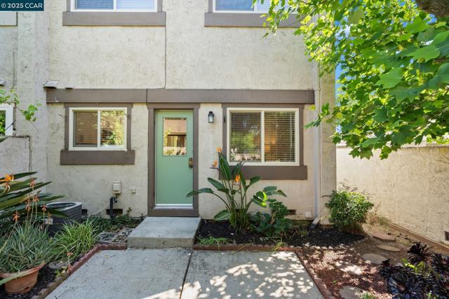 1050 Mohr Ln, Concord CA: https://media.crmls.org/mediaz/f80d8770-e602-465a-a4bf-56244422b79a.jpg