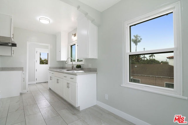 8456 Byrd Avenue, Inglewood CA: https://media.crmls.org/mediaz/f80db1ca-2c50-4f69-924a-aebe6251212f.jpg