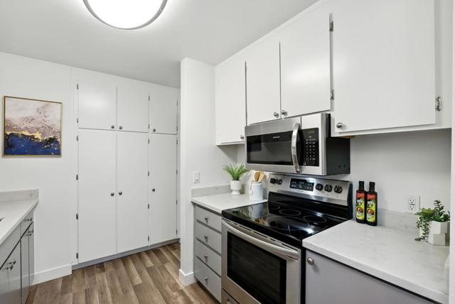 505 Cypress Point Drive, Mountain View CA: https://media.crmls.org/mediaz/f80db2ed-4bdd-417f-bf1f-5f85e1bdcc47.jpg