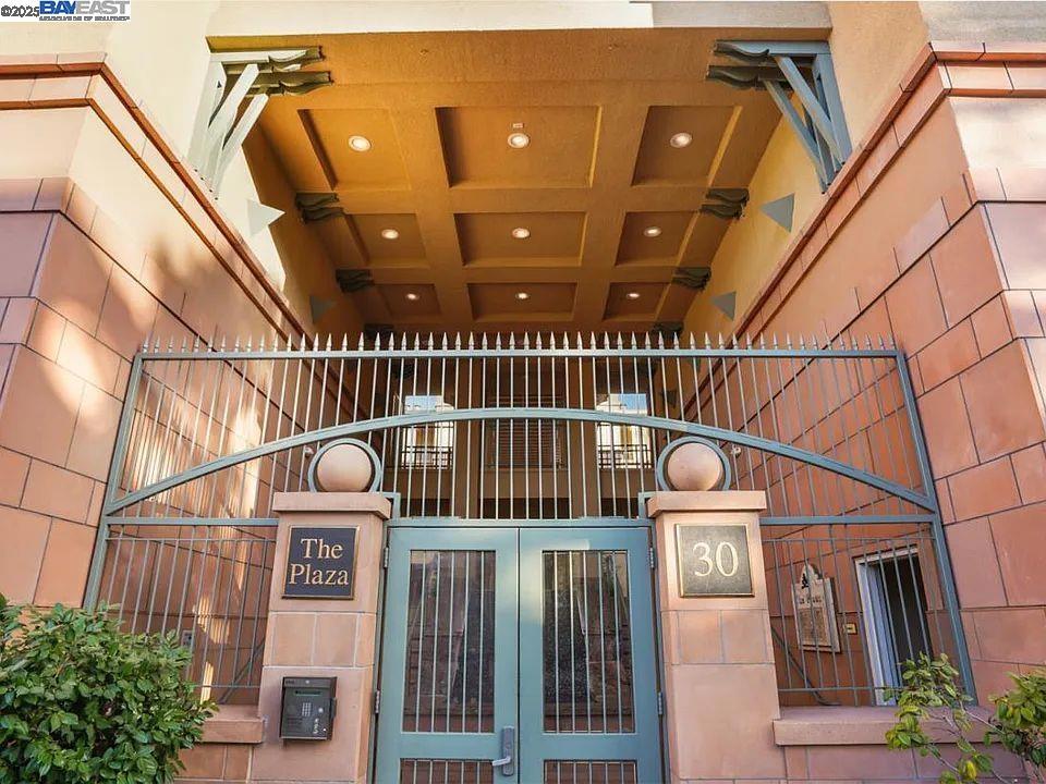 30 E Julian St #217