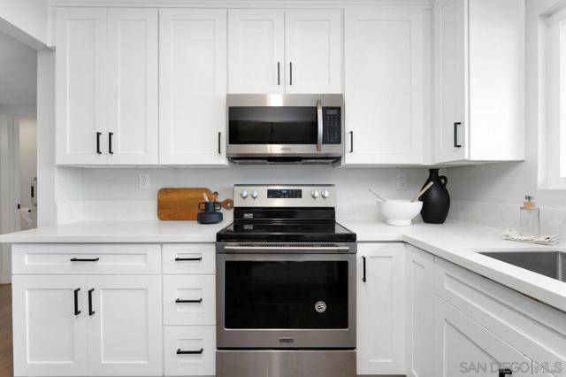 3630 Vista Campana S 6, Oceanside CA: https://media.crmls.org/mediaz/f80efa73-a45e-4356-8ae7-f77a43e1901c.jpg