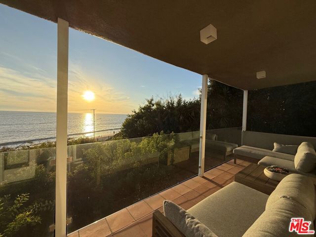 17728 Porto Marina Way, Pacific Palisades CA: https://media.crmls.org/mediaz/f80f65a4-bc62-4f8f-94b3-200be19115ea.jpg