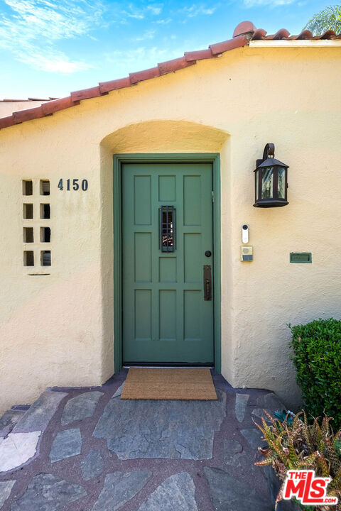 4150 Elmer Avenue, Studio City CA: https://media.crmls.org/mediaz/f80f7537-1897-47a9-8355-cd702c4bf0d5.jpg