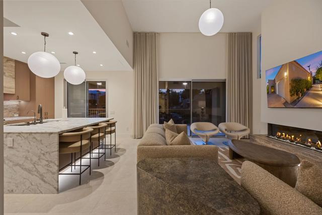153 Lake Shore Drive, Rancho Mirage, CA 92270
