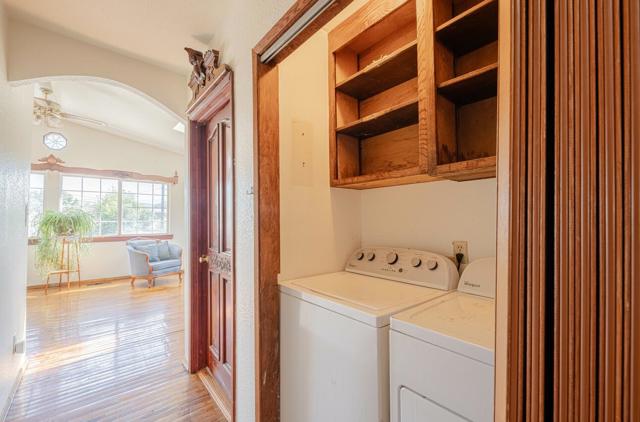 17945 Pesante Road, Salinas CA: https://media.crmls.org/mediaz/f8111c6b-f10f-4504-84cb-80f3458bbcd0.jpg