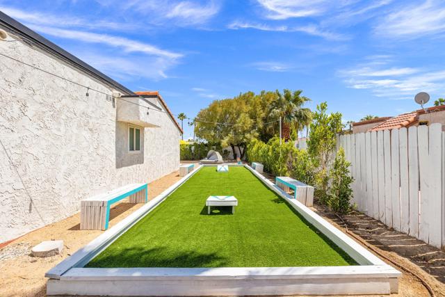 1862 N Nogales Way, Palm Springs CA: https://media.crmls.org/mediaz/f811dc40-6efb-402f-b528-333561cf10d1.jpg