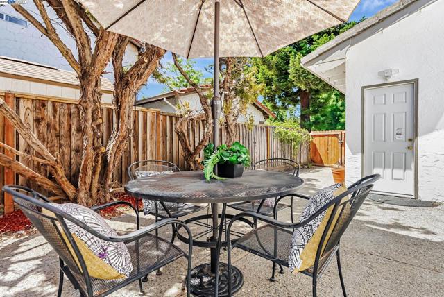 39622 Benavente Ave, Fremont CA: https://media.crmls.org/mediaz/f812b450-7677-4bd8-86d0-3867223d9dfe.jpg