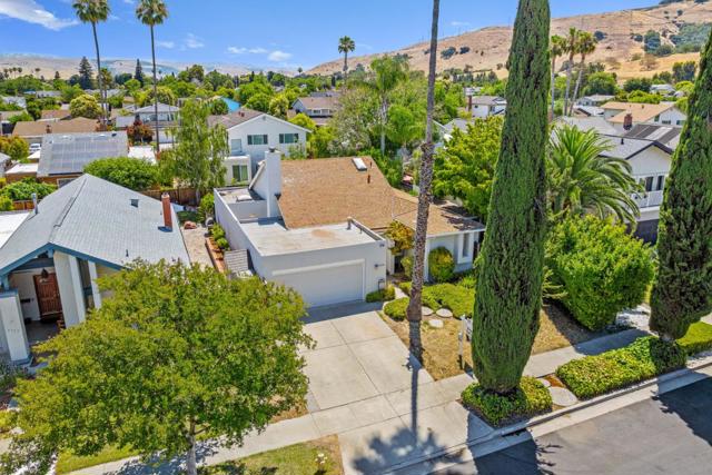 6326 Pearlroth Drive, San Jose CA: https://media.crmls.org/mediaz/f812dab7-f57a-49ac-bb04-7be9273ebc0a.jpg