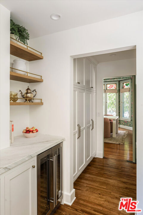 322 Lorraine Boulevard, Los Angeles CA: https://media.crmls.org/mediaz/f812eb87-3498-40cd-92c1-99d4962e0bb0.jpg