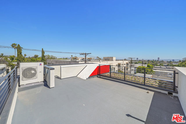 1204 N Orange, West Hollywood CA: https://media.crmls.org/mediaz/f8137b0f-eefd-4387-a366-a74f0f12cf75.jpg