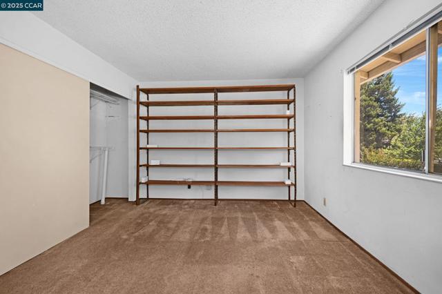 2571 Twin Creeks Dr, San Ramon CA: https://media.crmls.org/mediaz/f8150781-c92d-458f-b71d-ed0a0f011f39.jpg