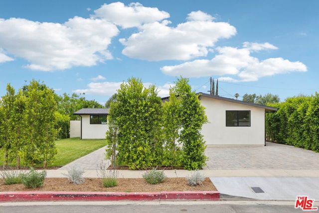 6731 Delco Avenue, Winnetka CA: https://media.crmls.org/mediaz/f81569b9-e183-4767-8122-52c10acd1c55.jpg