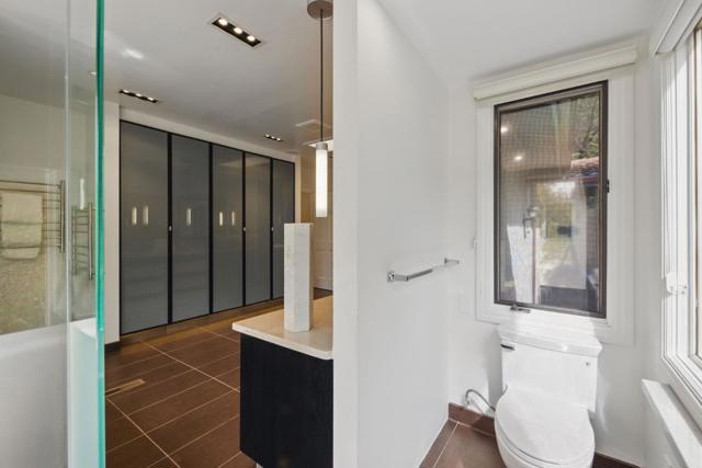 1035 Macadamia Drive, Hillsborough CA: https://media.crmls.org/mediaz/f8161986-0506-4e10-8042-68c3b43401b7.jpg