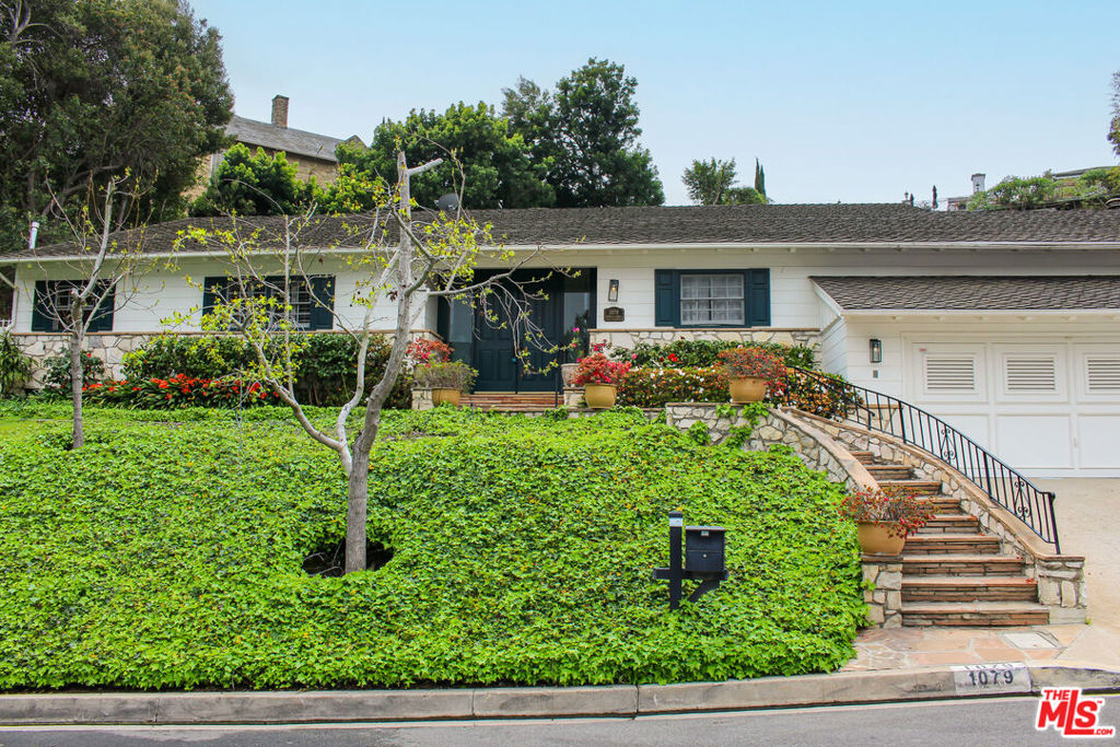 1079 MARILYN Drive