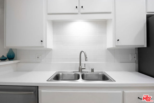 943 12th Street, Santa Monica CA: https://media.crmls.org/mediaz/f816a5db-1526-41b2-9cc3-6b8be0c9bb60.jpg