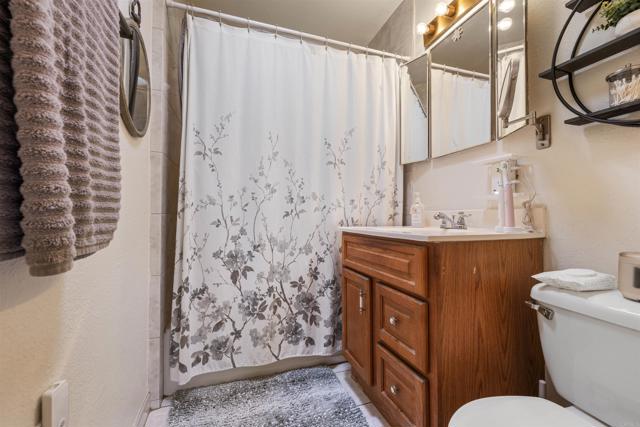 462 Carnation Avenue, Imperial Beach CA: https://media.crmls.org/mediaz/f816ebca-afc1-4219-a460-70da42aad36d.jpg