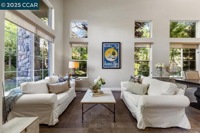 82 BEAR PLACE, Clayton CA: https://media.crmls.org/mediaz/f8174fd1-fd07-4c2c-b799-7d6a57cd832d.jpg