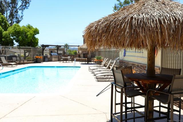 5033 Los Morros Way, Oceanside CA: https://media.crmls.org/mediaz/f817a9c9-6b26-4ce3-8f5c-7b3f9a3df312.jpg