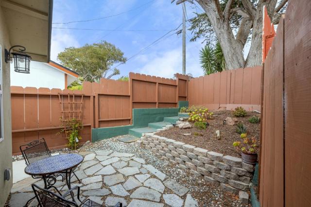 3248 Fitzgerald Circle, Marina CA: https://media.crmls.org/mediaz/f817d98c-d13a-4608-bc91-81350d1e0c63.jpg