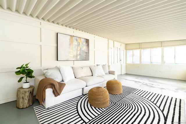 3624 Governor Dr, San Diego CA: https://media.crmls.org/mediaz/f8180f39-5e56-439b-b7cc-372775b38775.jpg