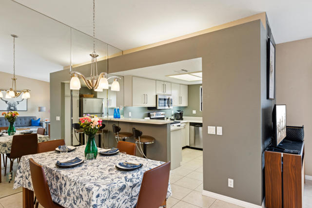 500 S Farrell Drive, Palm Springs CA: https://media.crmls.org/mediaz/f818ad95-3fb9-4b02-8409-266b026fd1aa.jpg