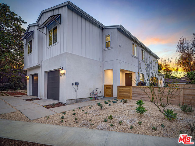 5600 W 78th Street, Los Angeles CA: https://media.crmls.org/mediaz/f81921cb-69da-466c-9dc8-cccb238f942d.jpg