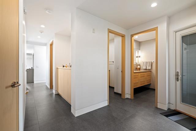 Detail Gallery Image 23 of 27 For 2110 Avenida De La Playa #C,  La Jolla,  CA 92037 - 3 Beds | 2/1 Baths