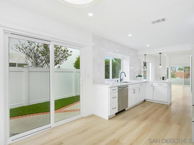 4951 DELOS WAY, Oceanside CA: https://media.crmls.org/mediaz/f81c7be8-c8c7-4bb6-8319-7c4506da5f28.jpg