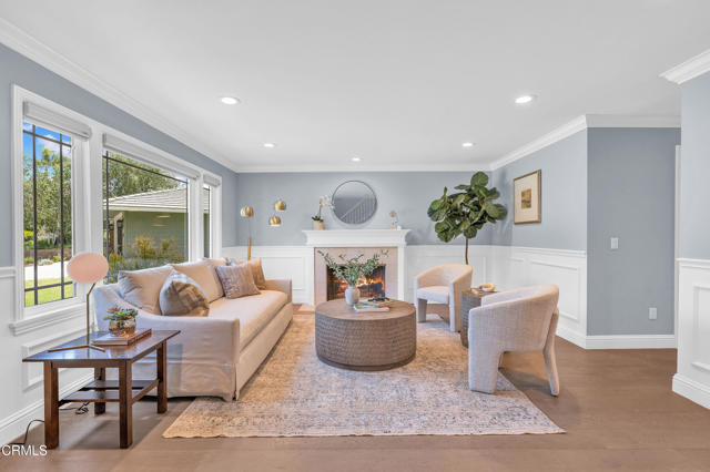 320 Starlane Drive, La Canada Flintridge CA: https://media.crmls.org/mediaz/f81c8a77-a02d-46d4-8d87-c127b0ea8368.jpg