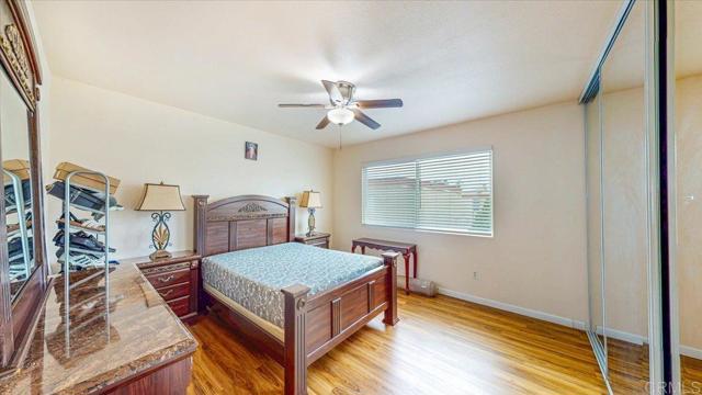 166 N 1St, El Cajon CA: https://media.crmls.org/mediaz/f81ceea1-124d-48c0-bd76-77675c4f6e8c.jpg