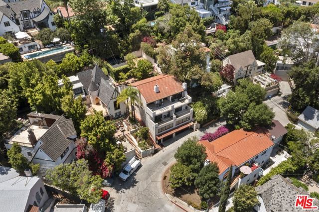 5940 Manola Way, Los Angeles CA: https://media.crmls.org/mediaz/f81d2895-08f7-4f82-8ff8-983fb9253b07.jpg