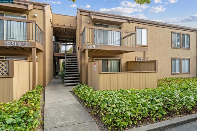 5319 Ridgeview Cir, El Sobrante CA: https://media.crmls.org/mediaz/f81daaa1-a9eb-4a46-96b2-bb7575eb9814.jpg